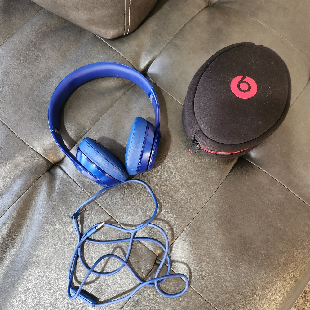Beats by Dre Blue Headphones with Black Case Used Condition